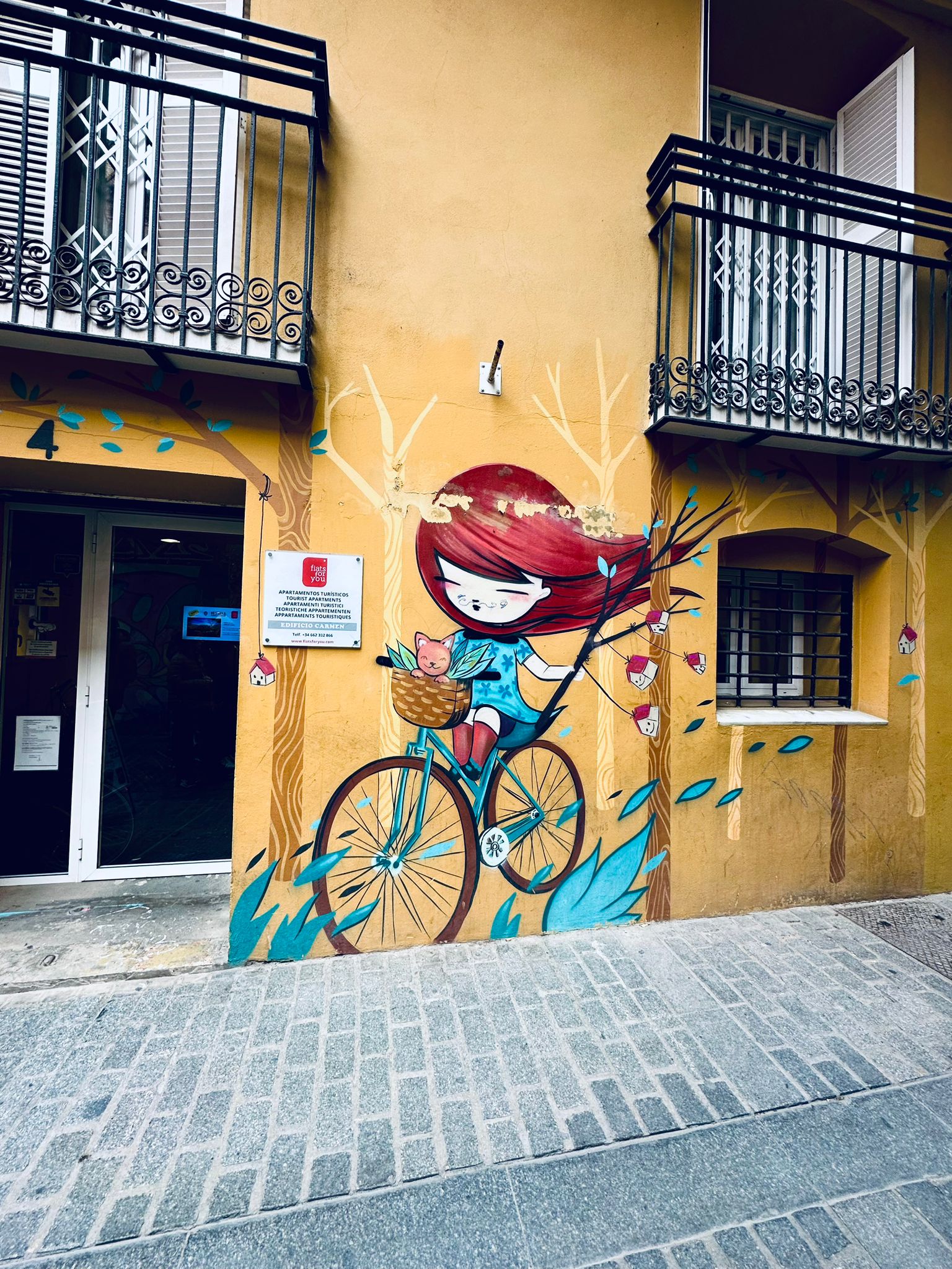 Ruta por el arte urbano y los grafitis del Carmen Ruta por el arte urbano y los grafitis del Carmen