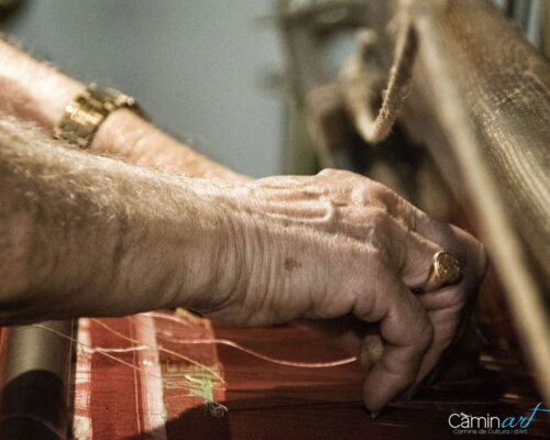 Tellar Seda Tradicional Valencia CaminArt Experiencia cultural Valencia - Camins de la Seda